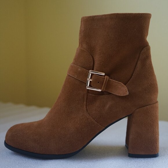 CafeNoir Vera Pelle Womens Size: 7 (37) Suede Leather Ankle Boots w/ Buckle - Picture 3 of 13